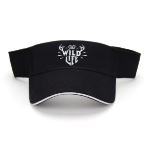 кепка с козырьком